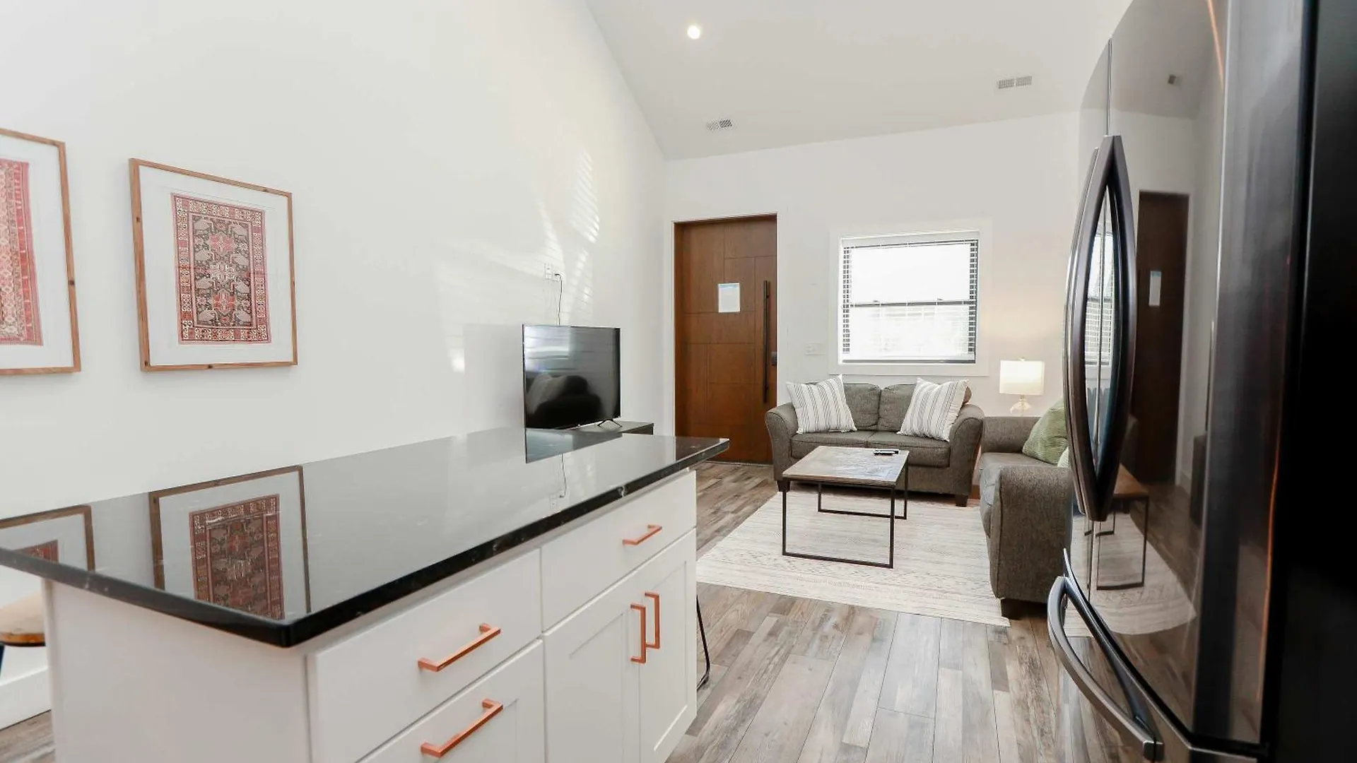 Apartment Sojourn 2 Bedroom Steps To The Beach Sleeps 4 Virginia Beach