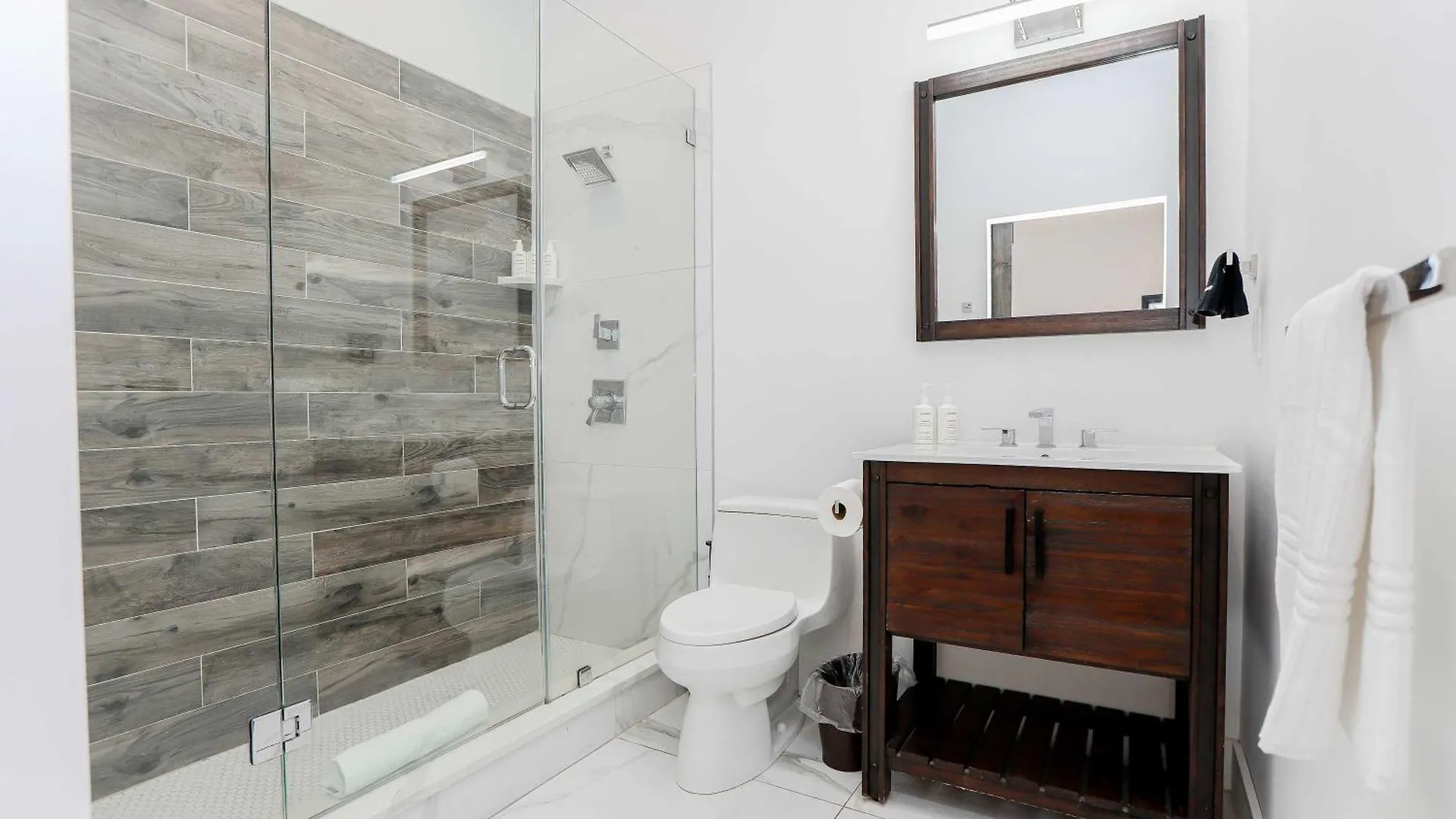 Sojourn 2 Bedroom Steps To The Beach Sleeps 4 Virginia Beach United States