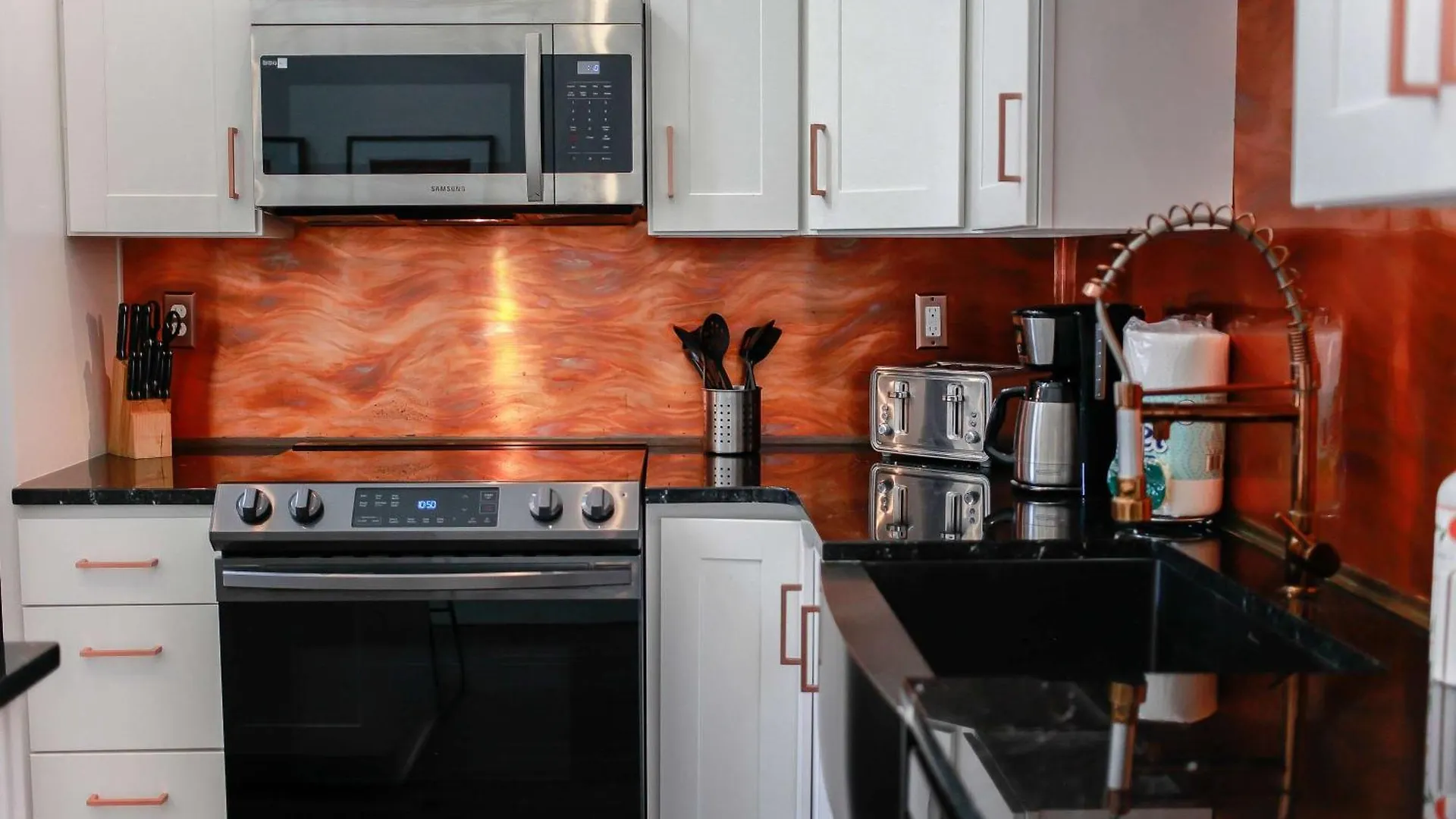 Sojourn 2 Bedroom Steps To The Beach Sleeps 4 Virginia Beach